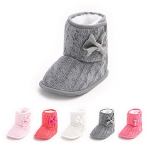 Weiche Baby-Winterstiefel mit Zopfmuster, Fleecefutter und Schleife in fünf Farben