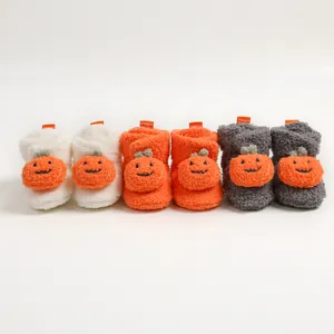 Calzini neonato Halloween con zucca in bianco arancione e grigio morbido peluche