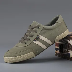 Klassische Herren-Canvas-Schuhe in Olivgrün für den herbstlichen Alltag