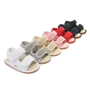Vielfalt an farbenfrohen Baby-Sommersandalen mit Mesh-Riemen und Gummisohlen-Detail