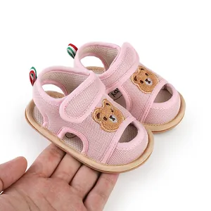 Atmungsaktive rosa Mesh-Babysandalen mit süßer Bärenstickerei für kleine Kinder