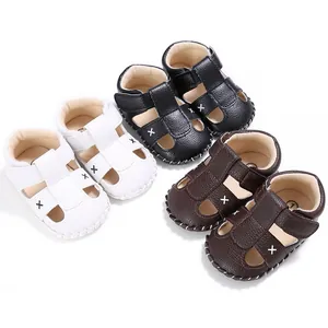 Sammlung von Sommer-Lauflernsandalen für Babys in Weiß, Schwarz und Braun