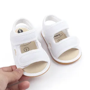 Detailansicht von atmungsaktiven Baby-Lauflernschuhen mit rutschfester Gummisohle