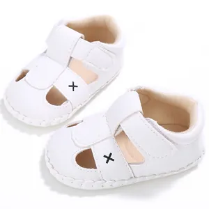 Weiße Baby-Sommer-Lauflern-Sandalen mit weicher Foliensohle und Klettverschluss