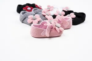Chaussures de princesse à semelle souple pour bébé fille avec fleurs tricotées, 0-1 an.