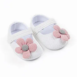 White knitted baby girl princess shoes with a pink flower decoration for 0-1 year