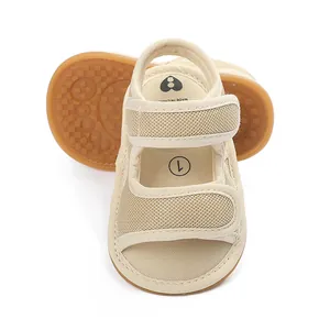 Beige atmungsaktive Mesh-Babysandalen mit rutschfester Gummisohle und Klettverschluss