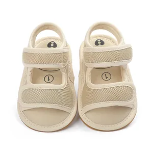Detaillierte Draufsicht auf beige Mesh-Baby-Lauflernschuhe mit rutschfester Sohle
