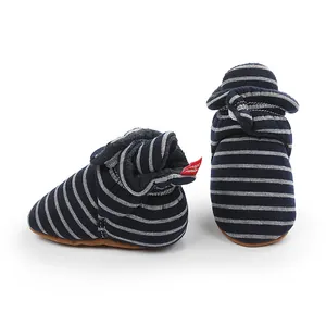 Bottines d'hiver rayées bleu marine pour bébé avec semelles souples et doublure polaire