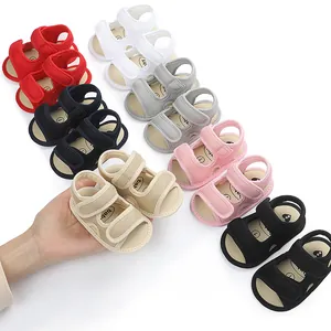 Ademende mesh babyschoentjes voor de eerste stapjes met verstelbare klittenbandsluiting