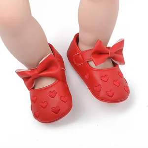 Süße rote Baby-Prinzessinnen-Lauflernschuhe mit großen Schleifen und Herz-Stickerei