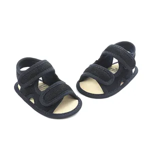Ademende donkerblauwe mesh babysandalen met dubbele klittenbandsluiting voor zacht wandelen