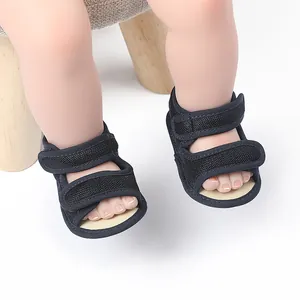 Comfortabele ademende mesh baby zomersandalen in donkerblauw met handige klittenbandsluiting