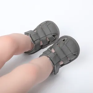 Sandalias de verano grises premium para bebé, transpirables para caminar seguro en casa
