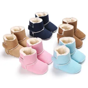 Botas de invierno cálidas para bebé en varios colores con forro de felpa muy suave.