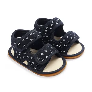 Dunkelblaue Baby-Sommersandalen mit weißen Dreiecksmustern und rutschfesten Gummisohlen