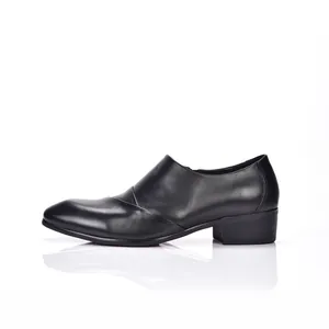 Elegant black leather pointed-toe dress shoes for men featuring a sleek side profile