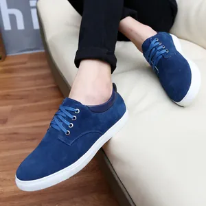 Scarpe casual da uomo in pelle scamosciata blu navy con suola piatta bianca traspirante