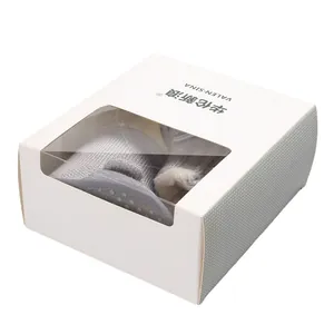 Weiche graue Strick-Babyschuhe mit Plüschfutter und Anti-Rutsch-Sohle in Geschenkbox