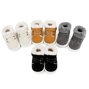 Auswahl an gemütlichen Winter-Lauflernschuhen für Babys mit warmem Kunstfellfutter