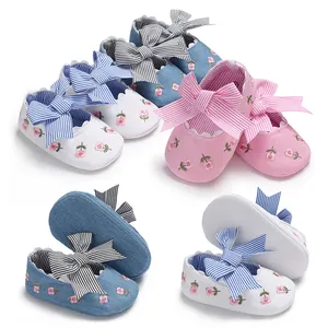 Chaussures Princesse Bébé Fille Brodées à Fleurs Nœud Premiers Pas Antidérapantes Semelle Souple Chaussons pour Nourrissons