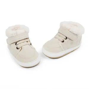 Warme Winter Baby-Lauflernschuhe in Creme mit Kunstfellfutter und Klettverschluss