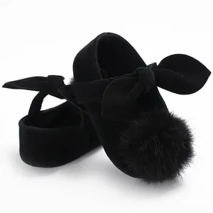 Chaussures élégantes de princesse pour bébés filles avec pompon en fourrure