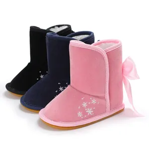 Winter Schneestiefel für Babys mit Schneeflockenstickerei und rutschfester Sohle, bunt