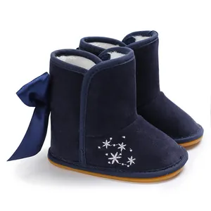 Dunkelblaue Baby-Mädchen-Schneestiefel mit Schneeflocken-Stickerei und Schleife