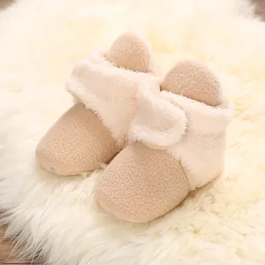 Botas de nieve para bebé de forro polar sherpa beige con cierre de velcro para infantes