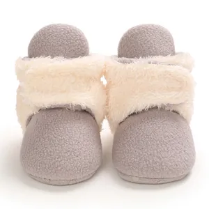 Botas de nieve de forro polar para bebé, otoño/invierno, con cálido ribete de felpa crema.