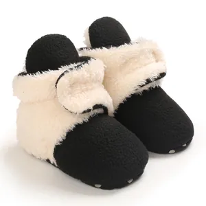 Botas de nieve de forro polar blanco y negro para bebés con suelas antideslizantes