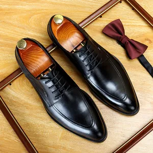 Elegante schwarze Herren-Business-Schuhe aus Leder mit spitzer Kappe für Anlässe