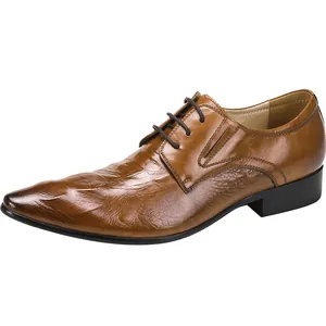 Scarpe classiche da uomo in pelle marrone goffrata coccodrillo per lavoro e ufficio