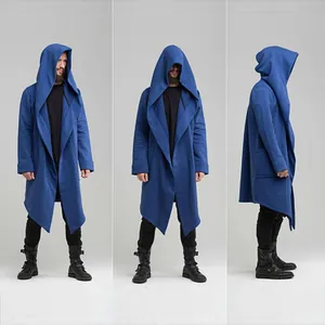 Vue détaillée sous trois angles d'un long cardigan à capuche bleu pour hommes manteau.