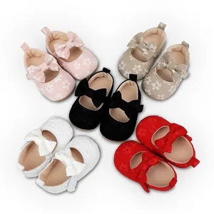 Colección de zapatos de princesa para bebé en encaje floral de varios colores vibrantes