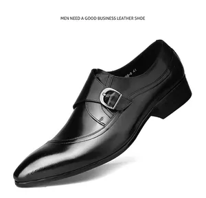 Chaussure habillée classique en cuir noir à boucle pour homme, style professionnel et élégant
