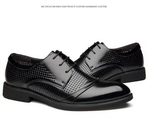 Vista detallada de los zapatos de vestir de negocios negros transpirables para hombres