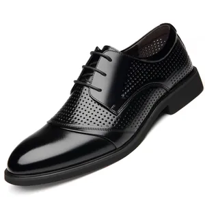Klassische schwarze Herrenschuhe mit perforiertem Hohl-Design für Business-Kleidung