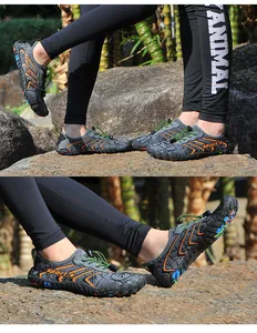 Vista dettagliata delle scarpe da scoglio a cinque dita per spiaggia e outdoor