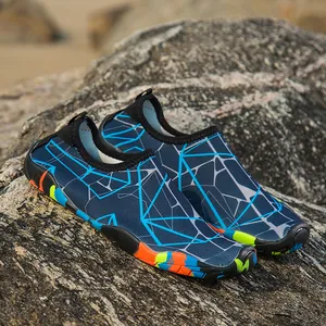 Chaussures aquatiques unisexes à séchage rapide avec motif géométrique pour la plage