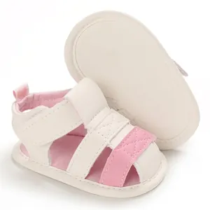 Bequeme rosa und weiße atmungsaktive Baby-Lauflernsandalen mit weicher Sohle für 0-1 Jahr