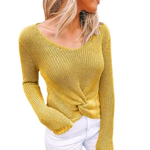 Elegante suéter de punto amarillo con cuello en V y detalle retorcido
