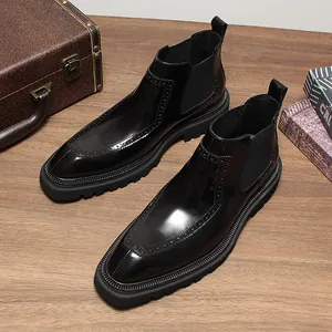 Bottines Chelsea de luxe pour hommes en cuir brillant noir avec détails Richelieu et semelle épaisse