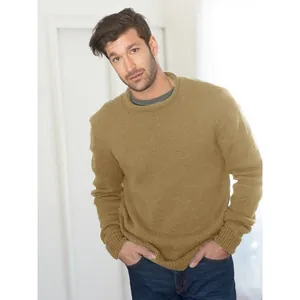 Klassischer Herren-Strickpullover mit Rundhalsausschnitt in Senfgelb und Rippstrick
