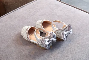 Glinsterende zilveren prinsessenschoenen voor meisjes met strass en elegante strikken