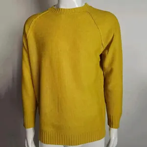 Casual men's bright yellow long sleeve crew neck knitted sweater in solid color
