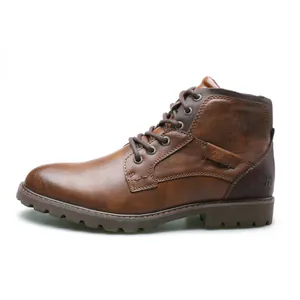 Bottine de travail classique en simili cuir marron pour homme avec détail 1905 embossé, vue latérale
