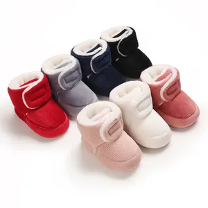 Assortiment de bottes de bébé en polaire chaude et velours côtelé pour l'hiver