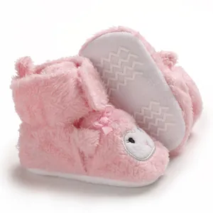 Scarpine neonato morbide in peluche rosa con simpatico muso di pecora a cartone